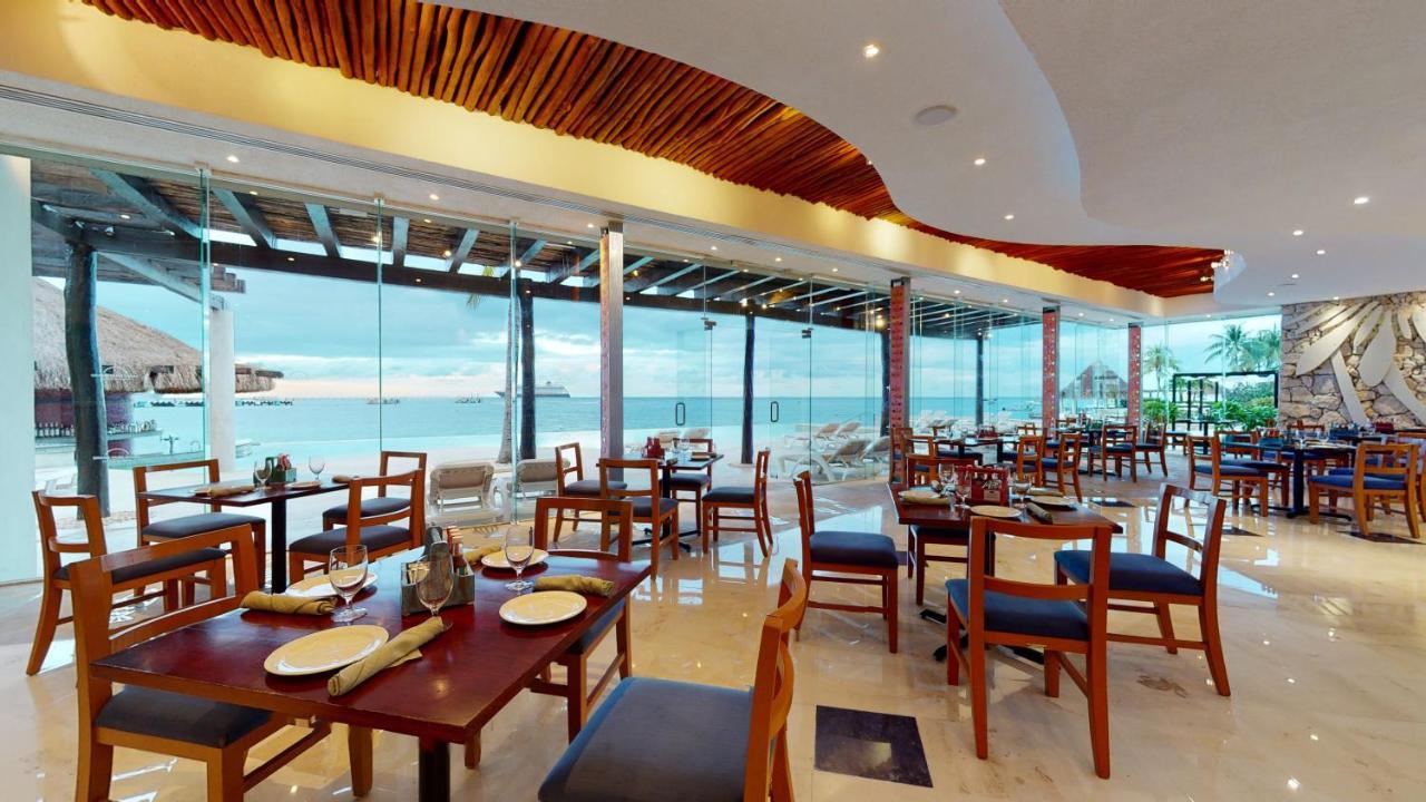 Grand Park Royal Cozumel Hotel Exterior photo Restaurant at the hotel