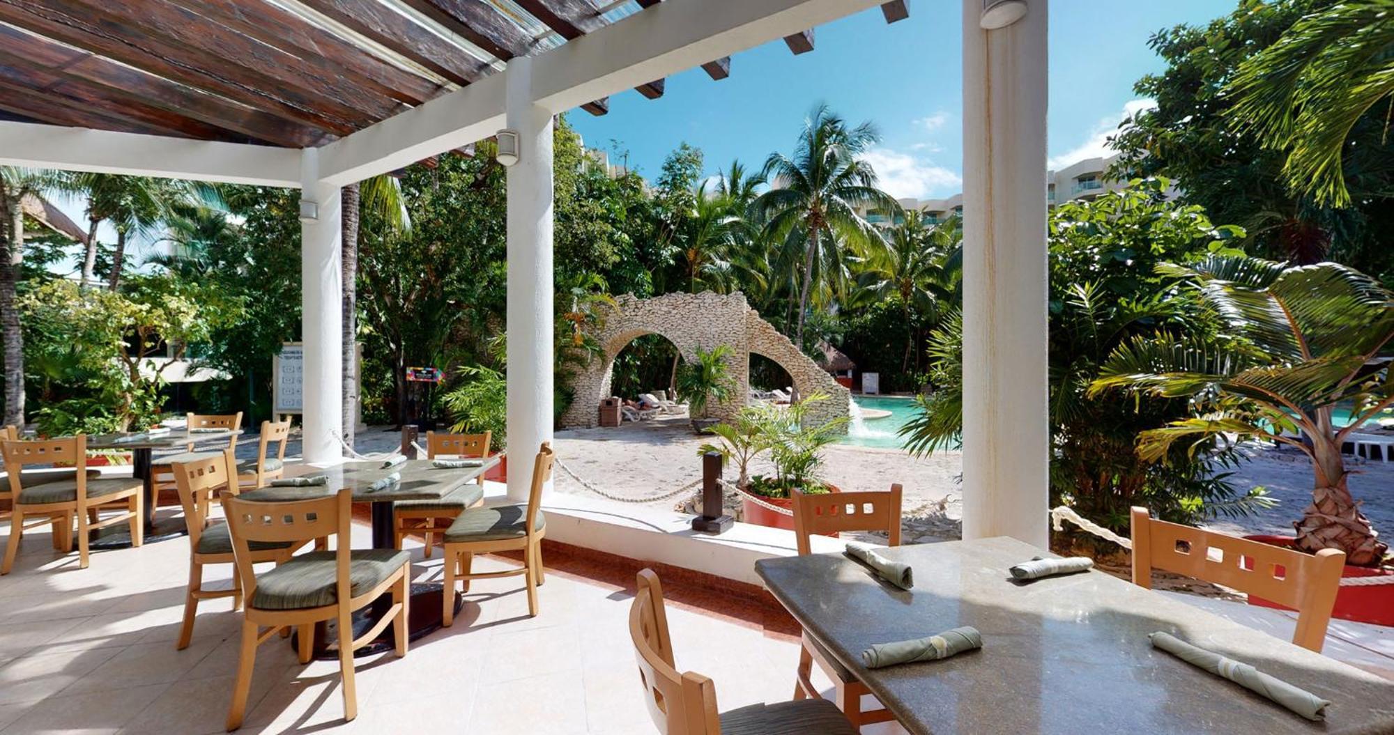Grand Park Royal Cozumel Hotel Exterior photo