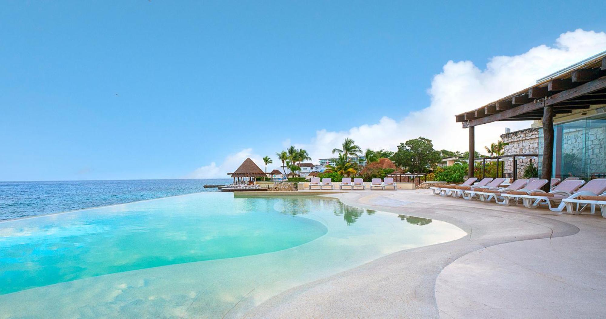 Grand Park Royal Cozumel Hotel Exterior photo